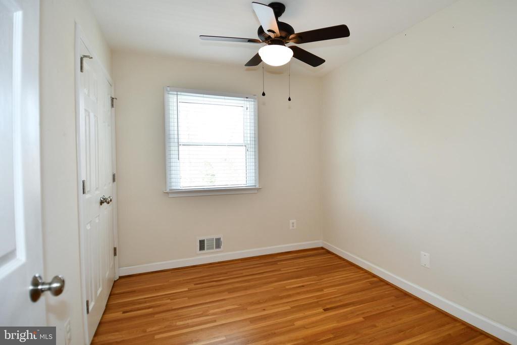 6610 GREENVIEW LANE