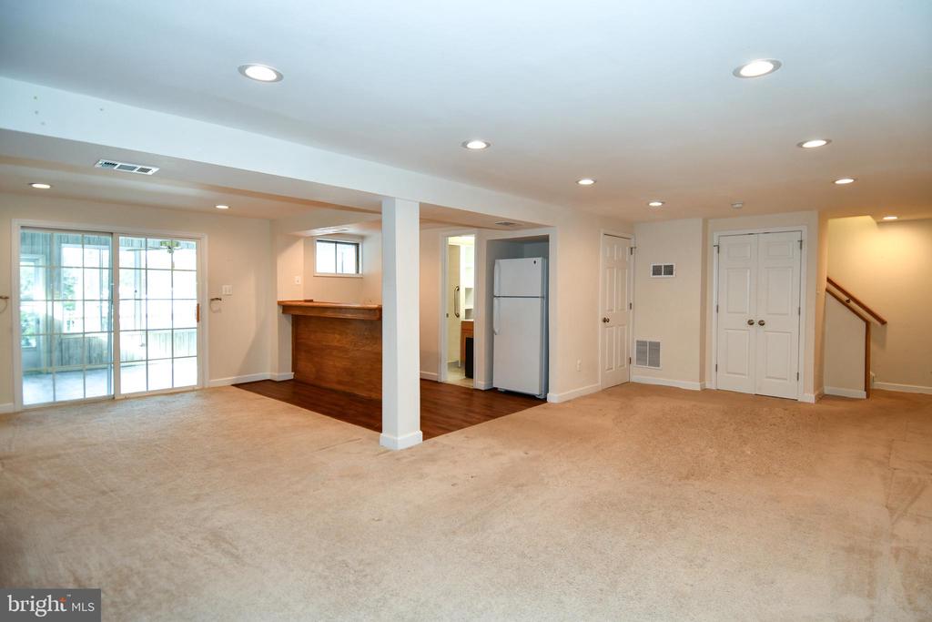 6610 GREENVIEW LANE