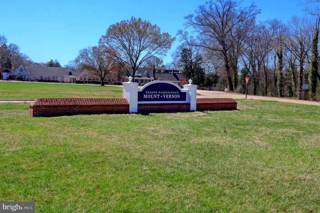 5300 REMINGTON DRIVE