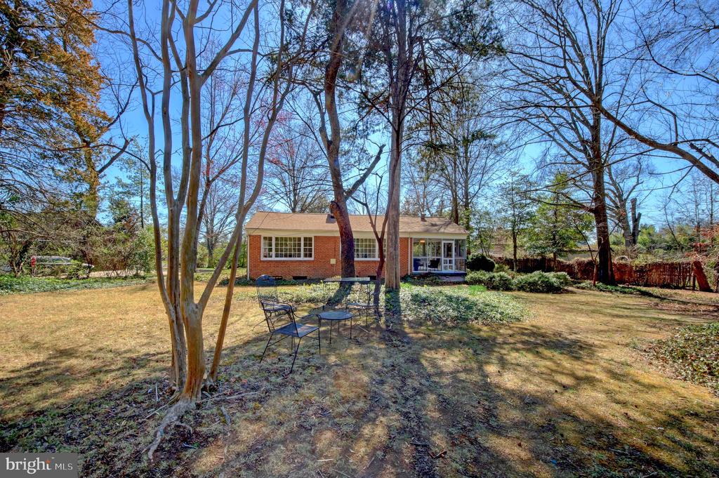5300 REMINGTON DRIVE