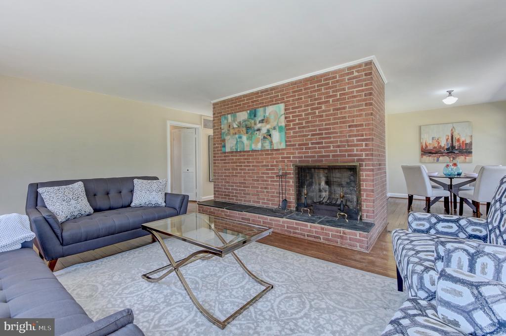 5300 REMINGTON DRIVE