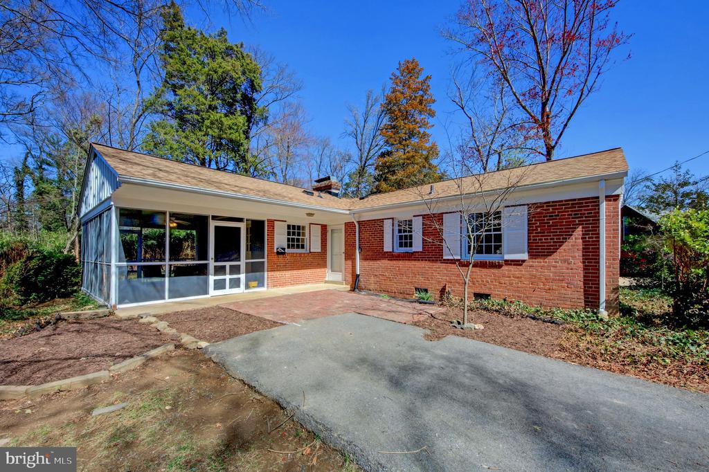 5300 REMINGTON DRIVE