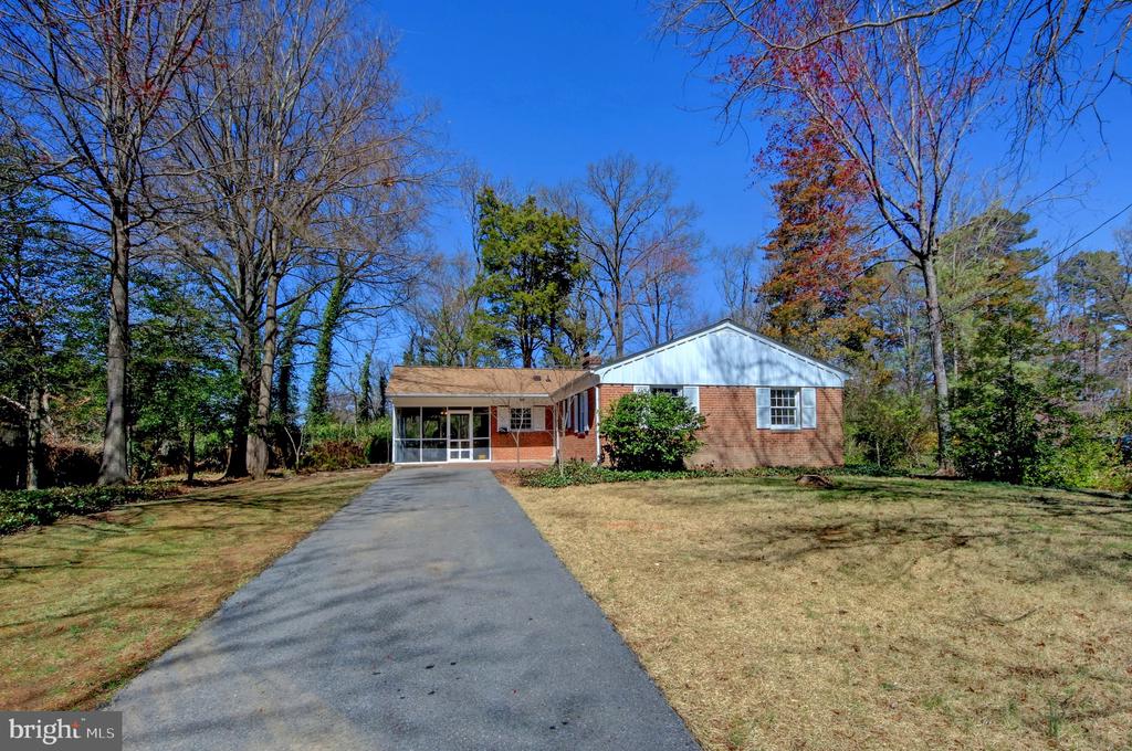 5300 REMINGTON DRIVE