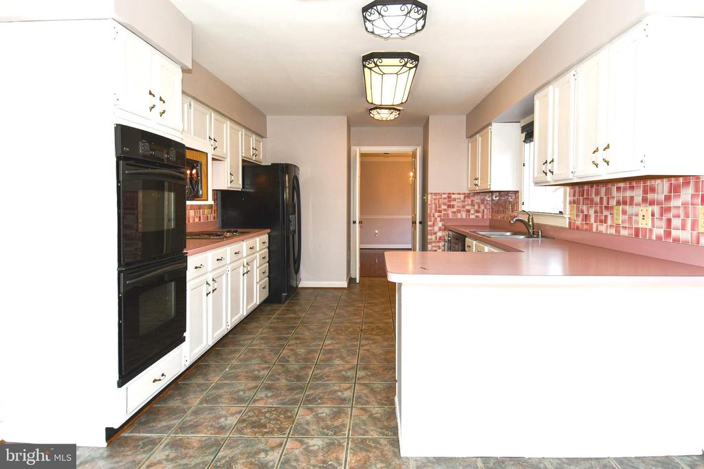 6319 CHAUCER VIEW CIRCLE