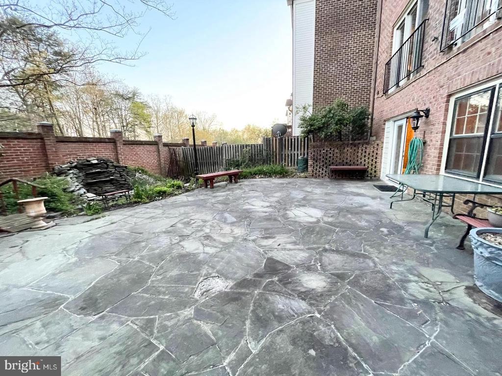 6319 CHAUCER VIEW CIRCLE