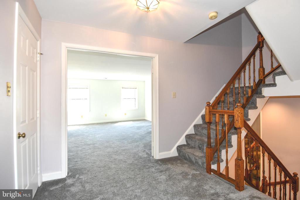 6319 CHAUCER VIEW CIRCLE