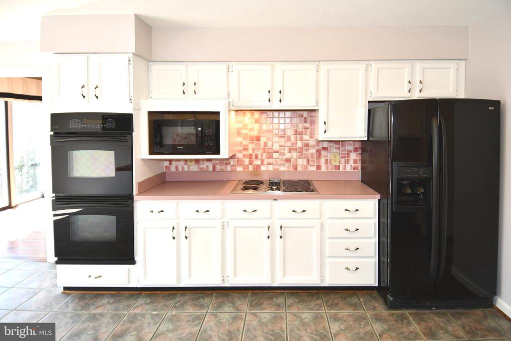 6319 CHAUCER VIEW CIRCLE