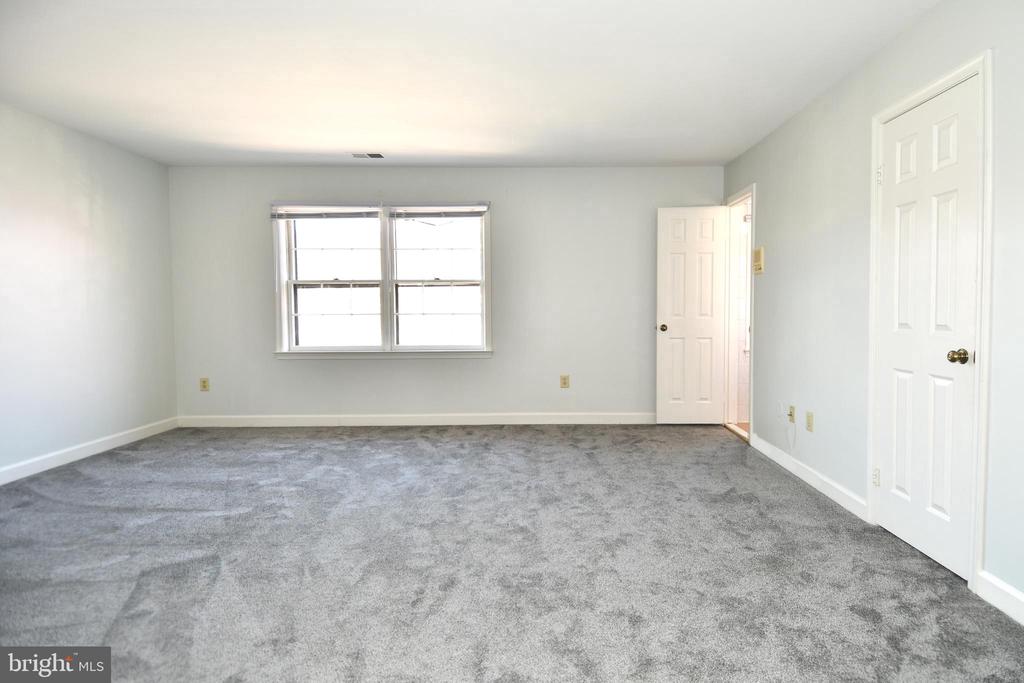 6319 CHAUCER VIEW CIRCLE