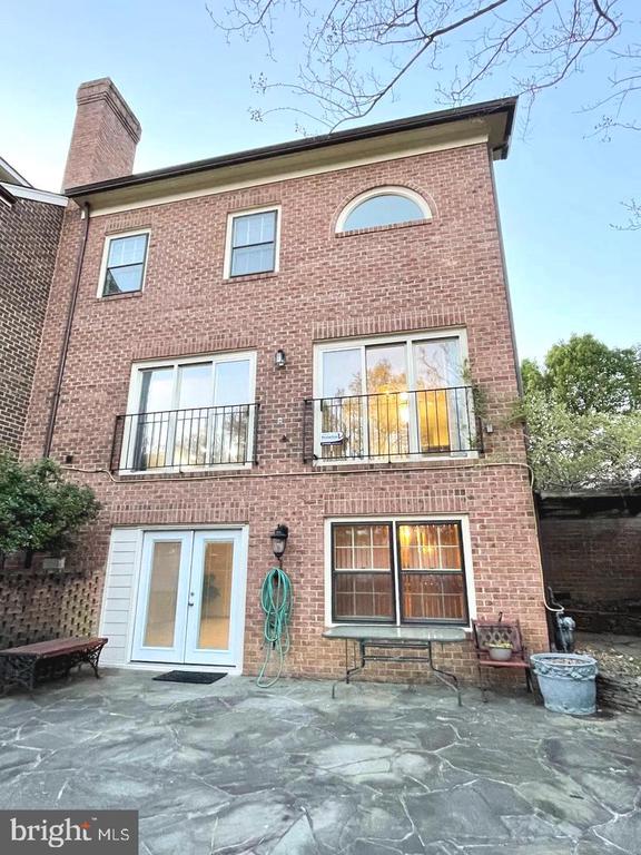 6319 CHAUCER VIEW CIRCLE
