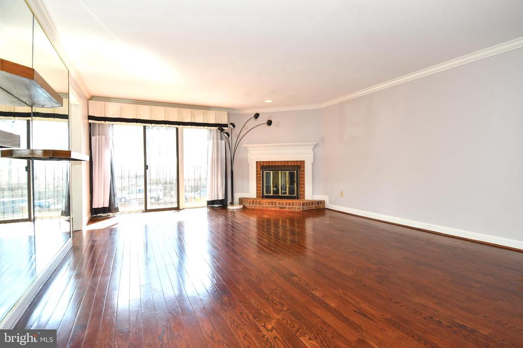 6319 CHAUCER VIEW CIRCLE