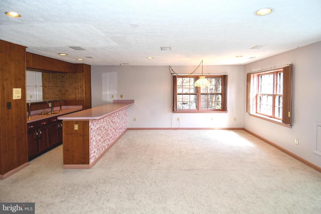 6319 CHAUCER VIEW CIRCLE