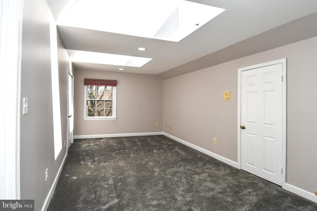 6319 CHAUCER VIEW CIRCLE