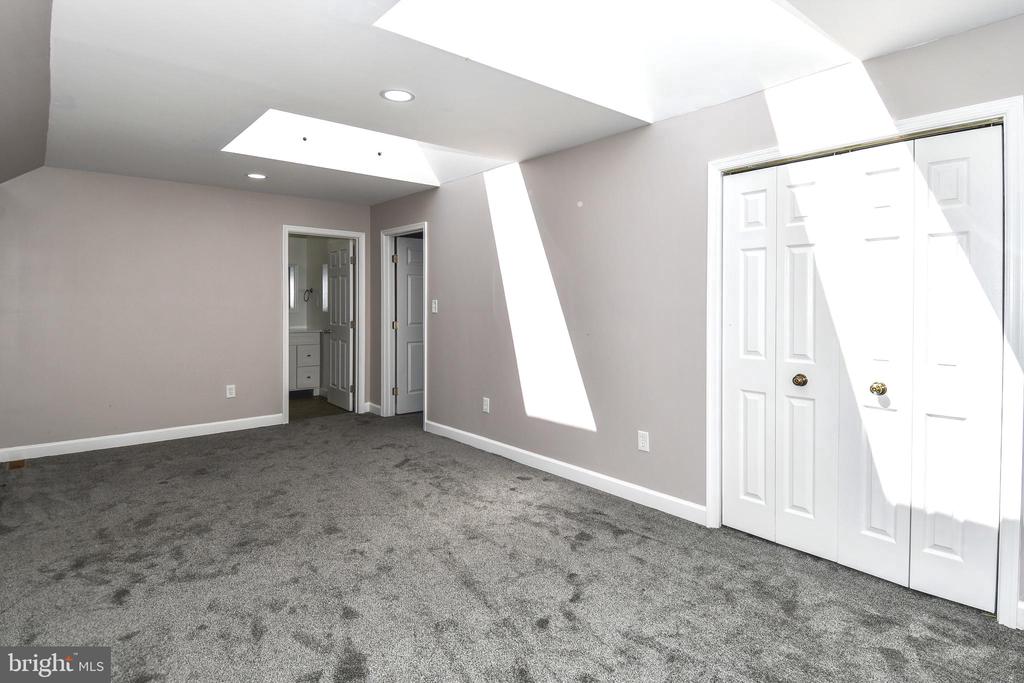 6319 CHAUCER VIEW CIRCLE