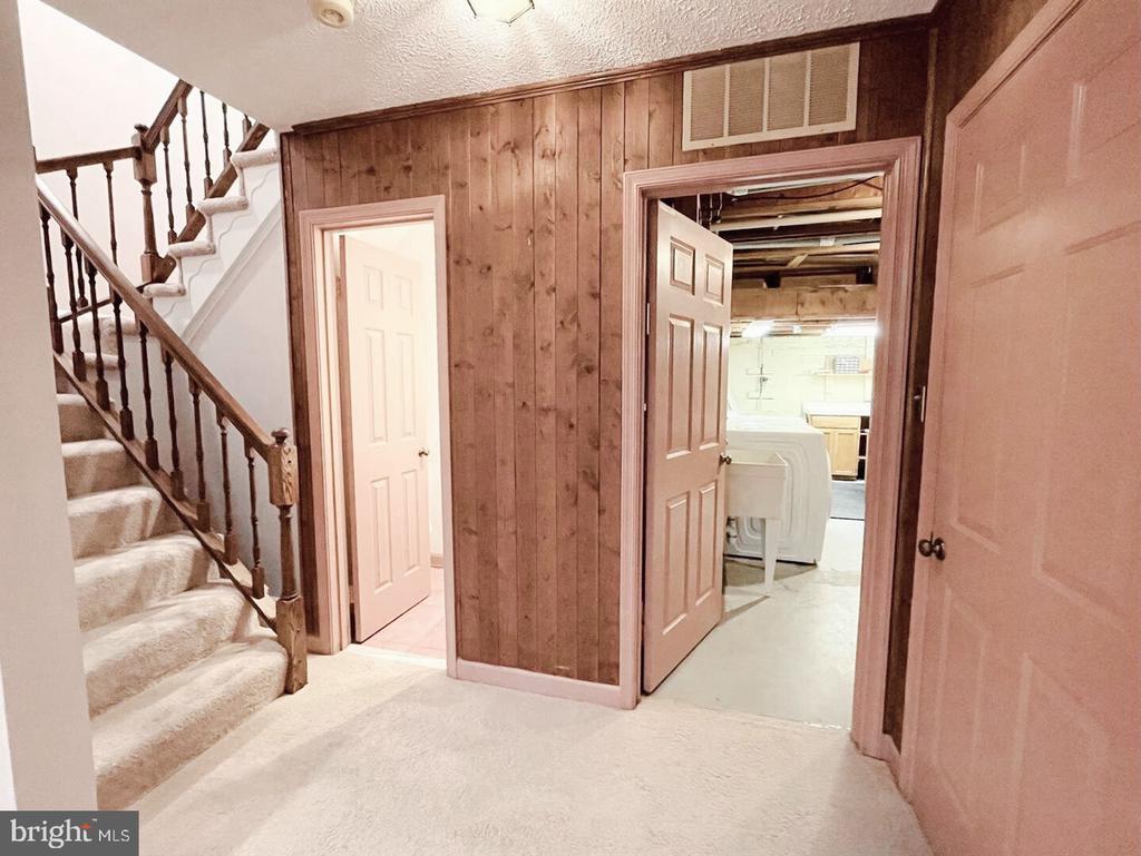 6319 CHAUCER VIEW CIRCLE