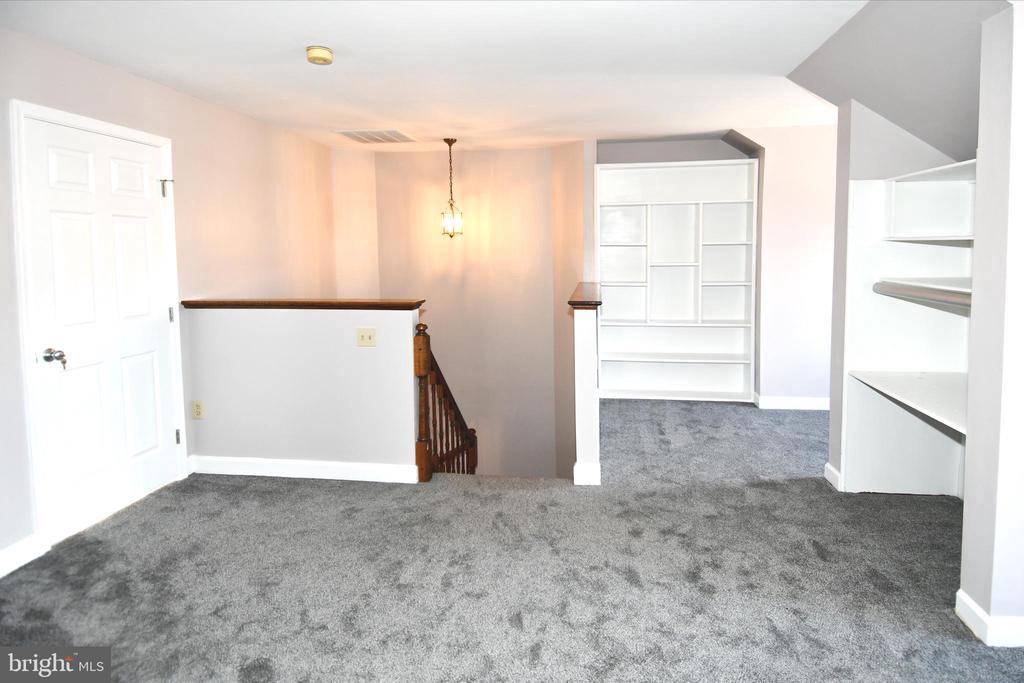 6319 CHAUCER VIEW CIRCLE