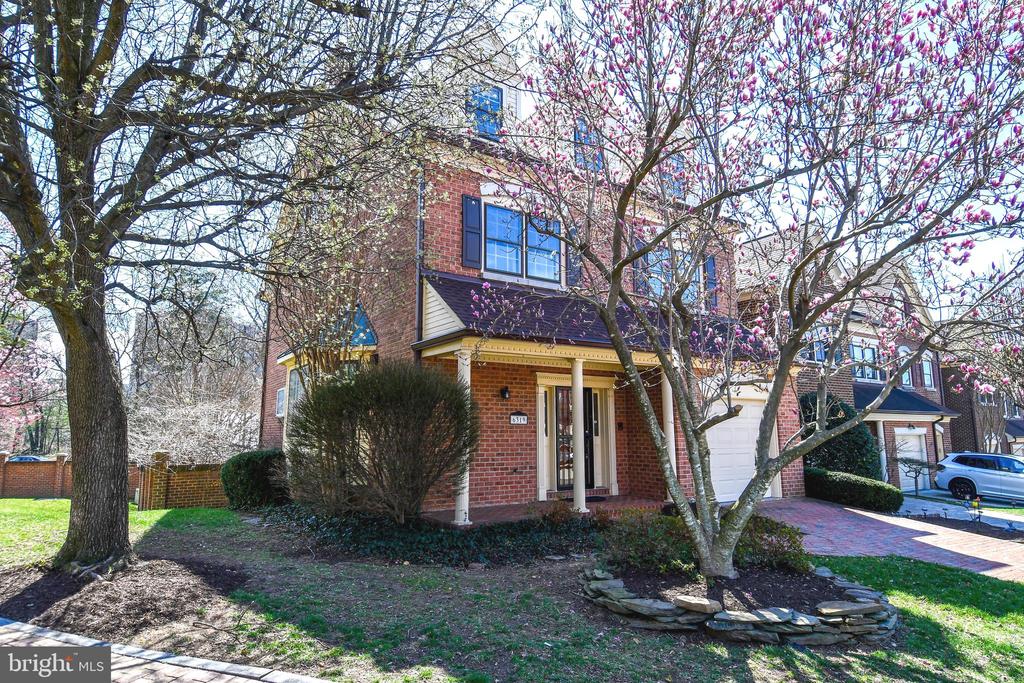6319 CHAUCER VIEW CIRCLE