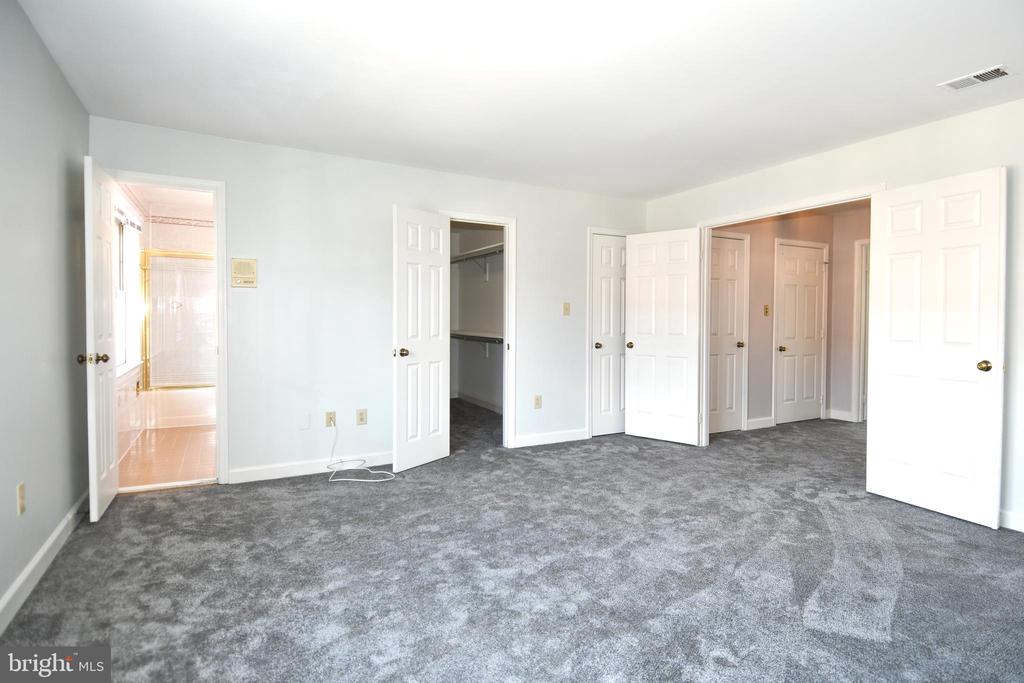 6319 CHAUCER VIEW CIRCLE