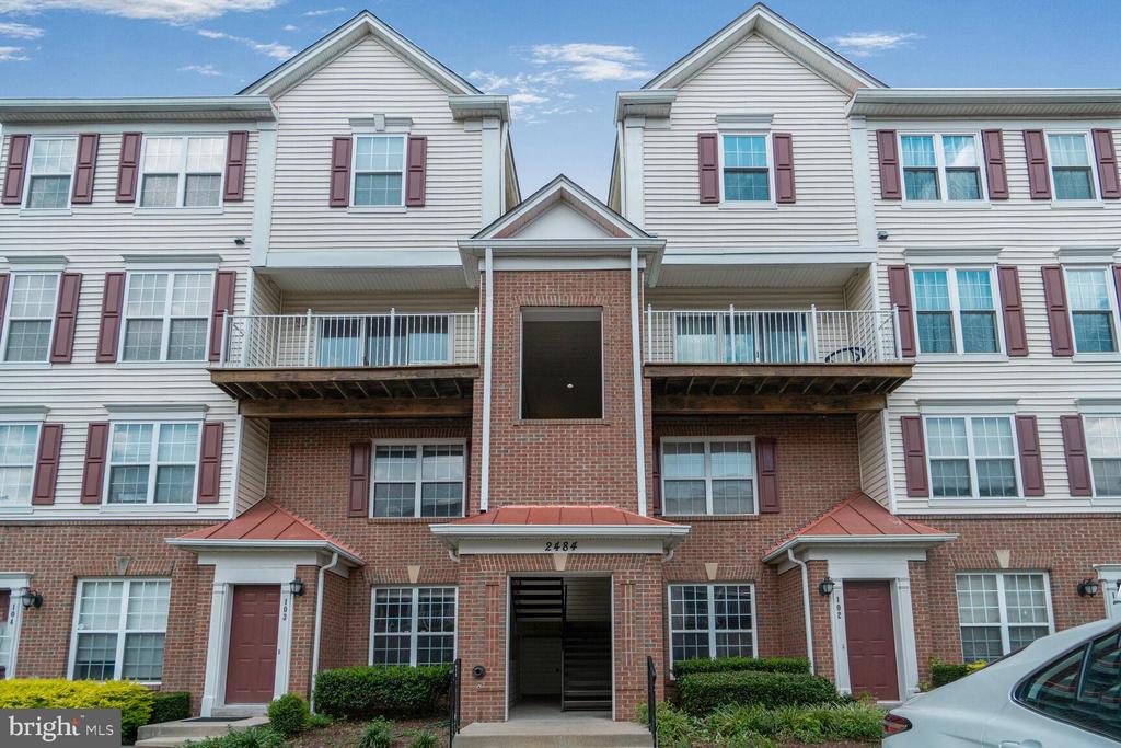 2484 ANGELINE DRIVE Unit: 304