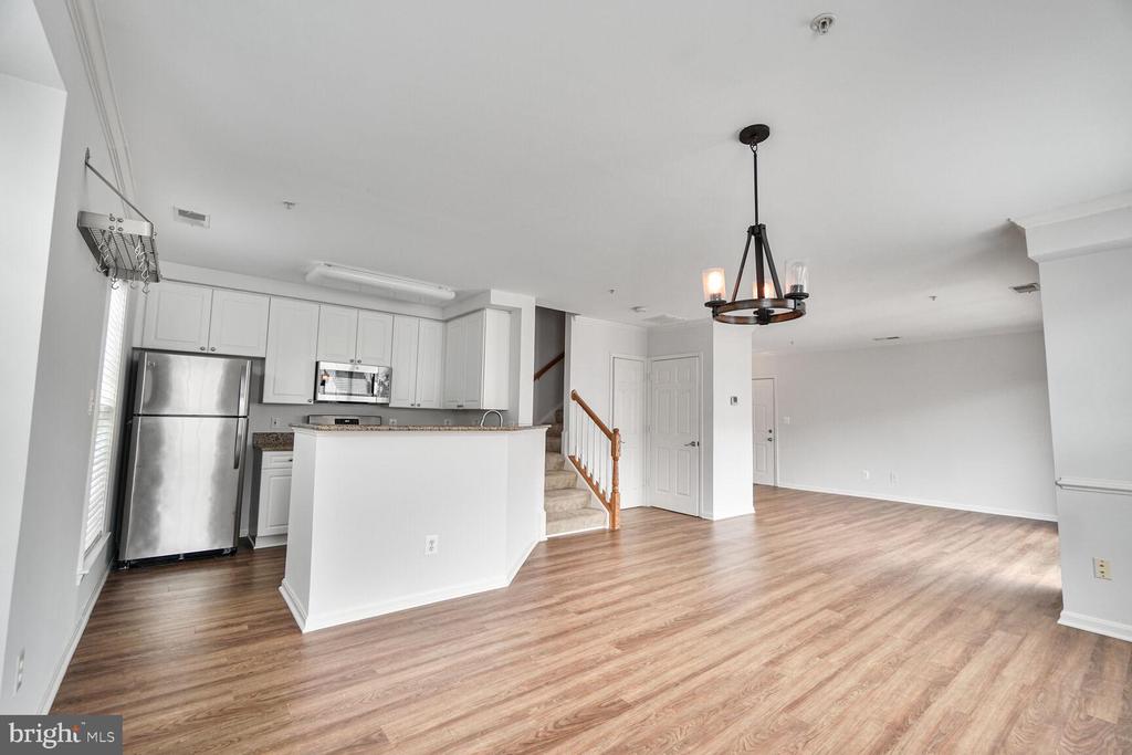 2484 ANGELINE DRIVE Unit: 304