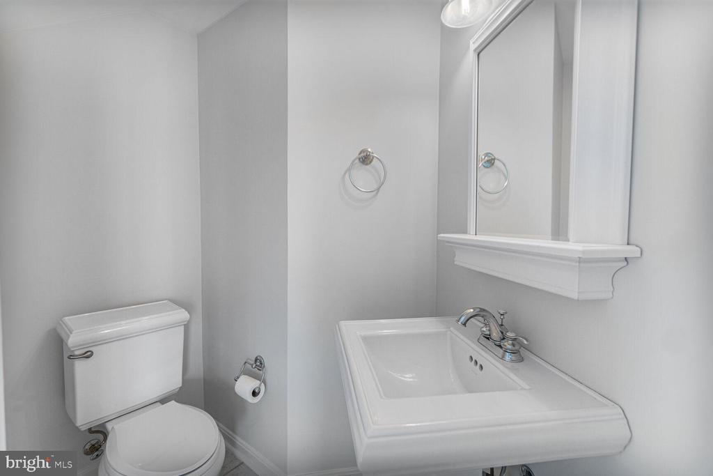 2484 ANGELINE DRIVE Unit: 304