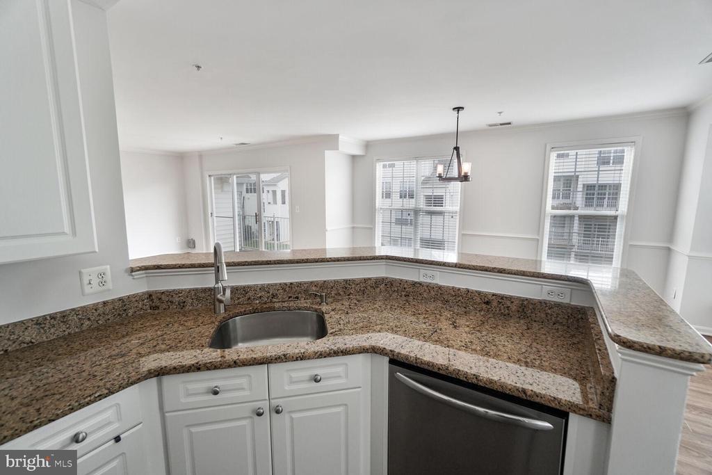 2484 ANGELINE DRIVE Unit: 304