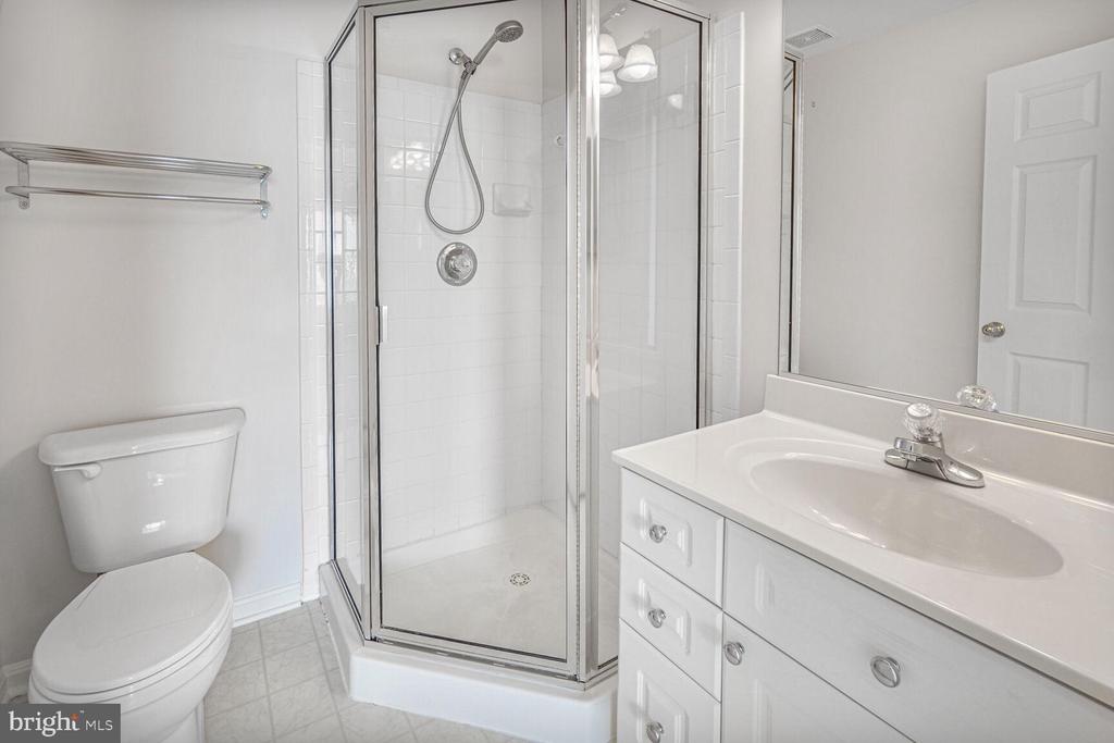 2484 ANGELINE DRIVE Unit: 304