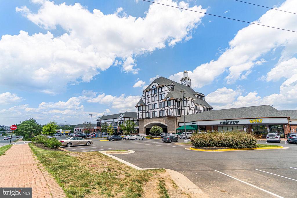 2484 ANGELINE DRIVE Unit: 304