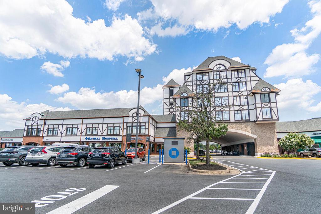 2484 ANGELINE DRIVE Unit: 304