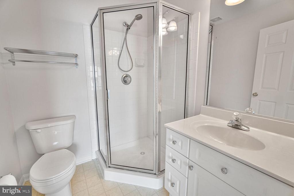 2484 ANGELINE DRIVE Unit: 304