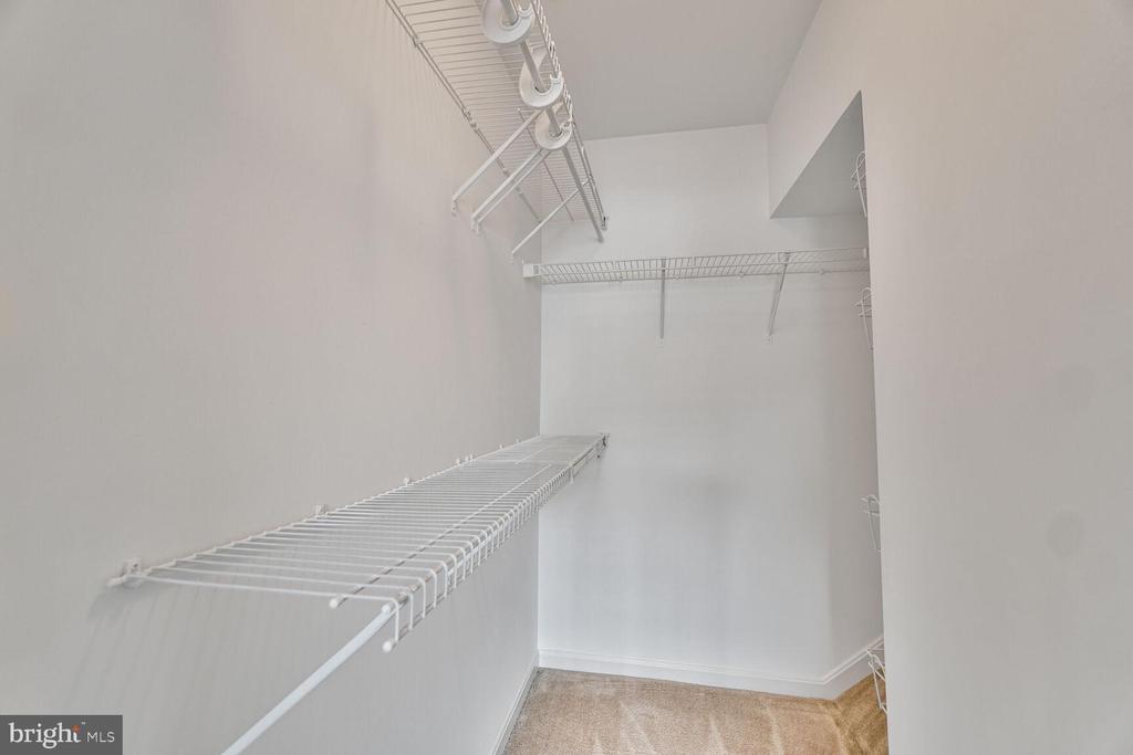 2484 ANGELINE DRIVE Unit: 304