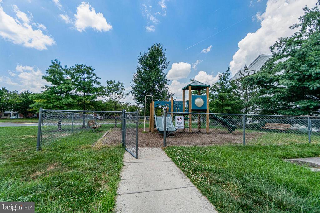 2484 ANGELINE DRIVE Unit: 304