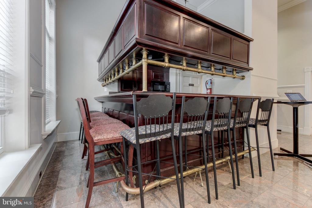 1600 SPRING GATE DRIVE Unit: 2406