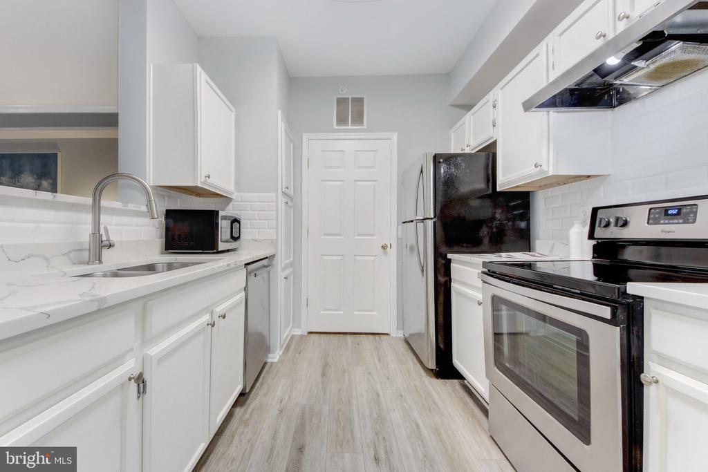 1600 SPRING GATE DRIVE Unit: 2406