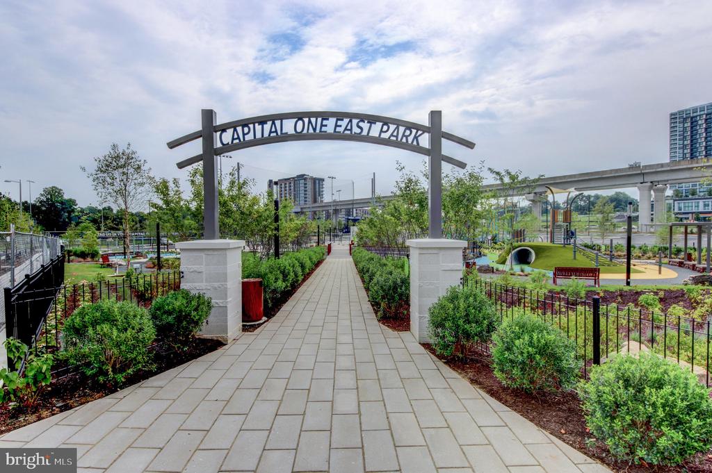 1600 SPRING GATE DRIVE Unit: 2406