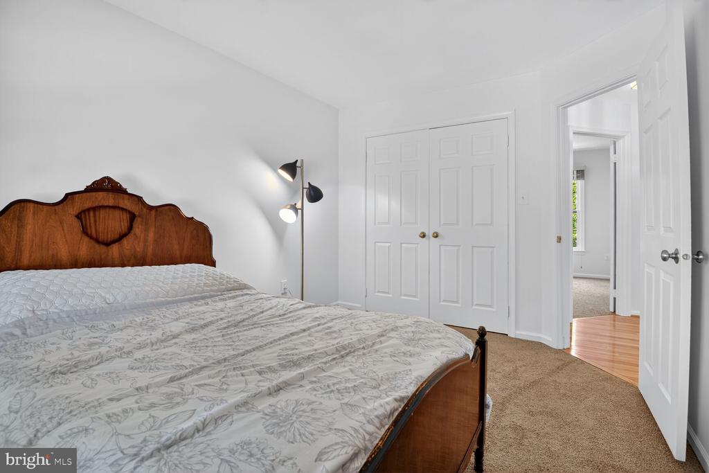 2908 ROBIN GLEN COURT