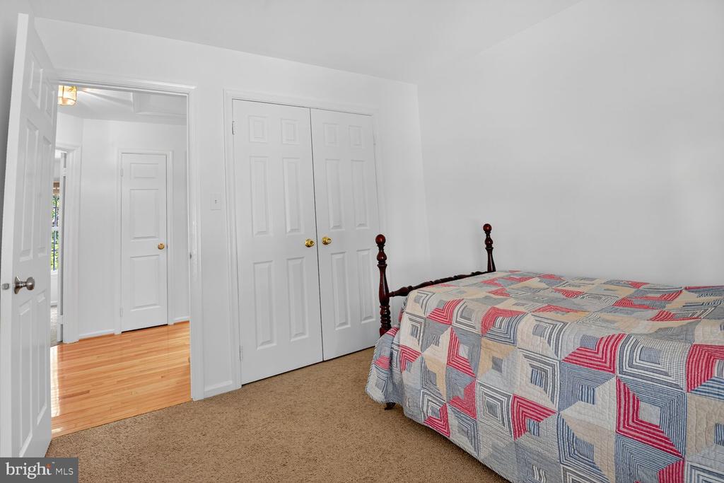 2908 ROBIN GLEN COURT