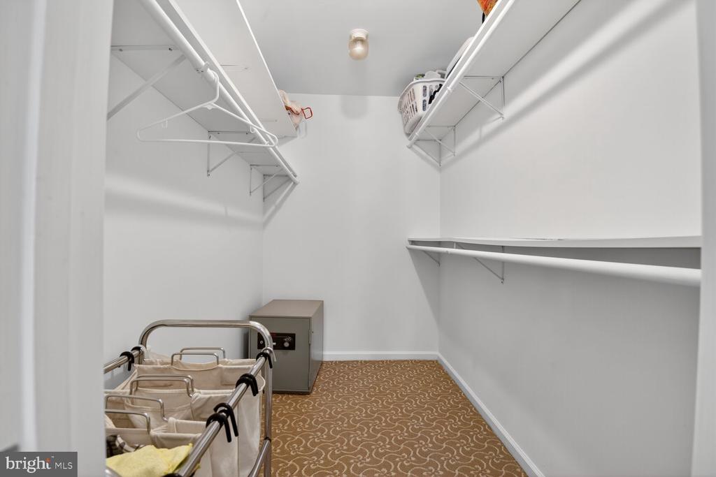 2908 ROBIN GLEN COURT