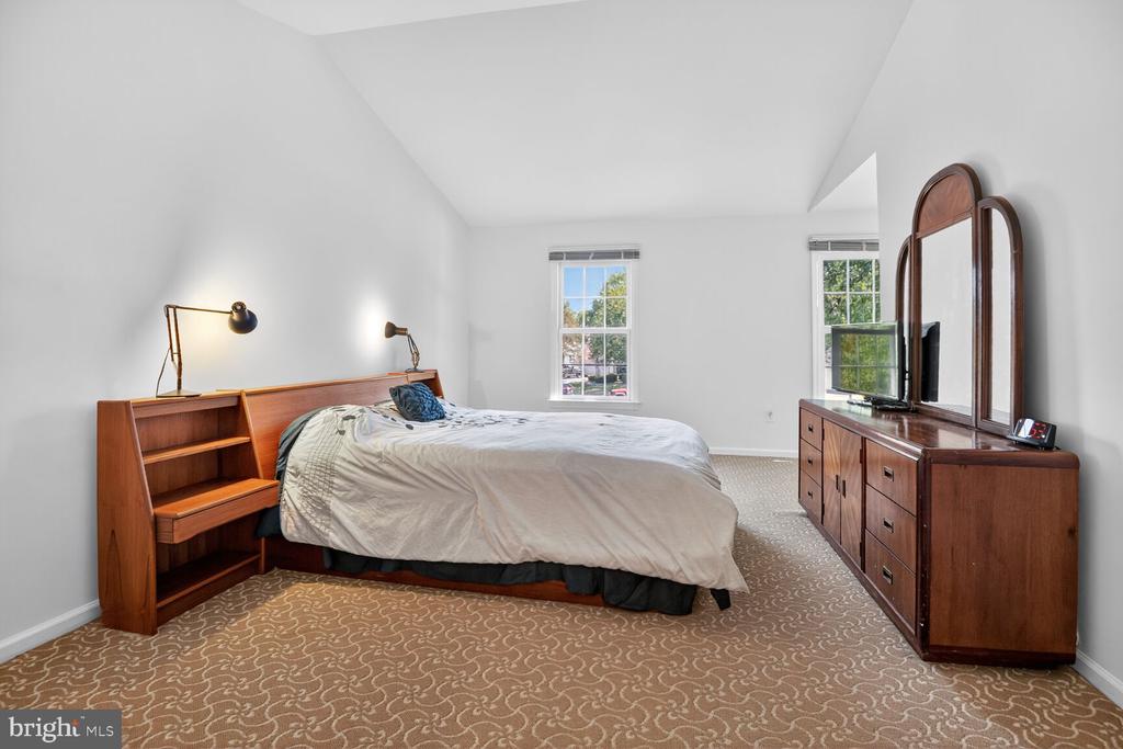 2908 ROBIN GLEN COURT