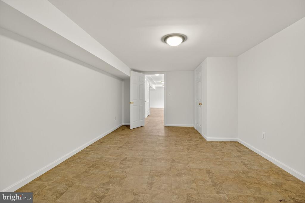 2908 ROBIN GLEN COURT