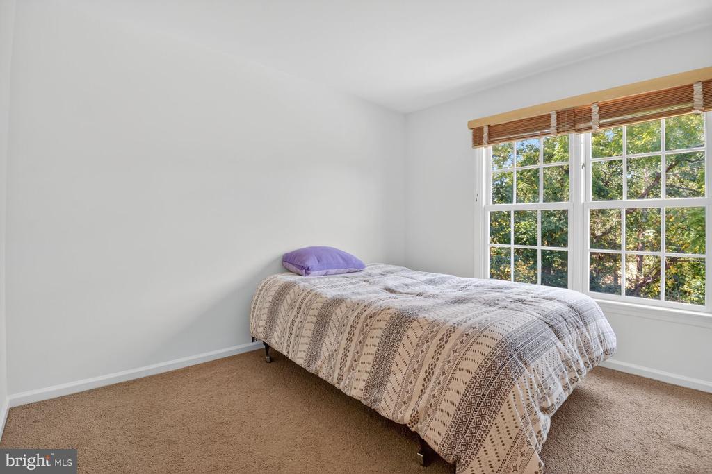 2908 ROBIN GLEN COURT