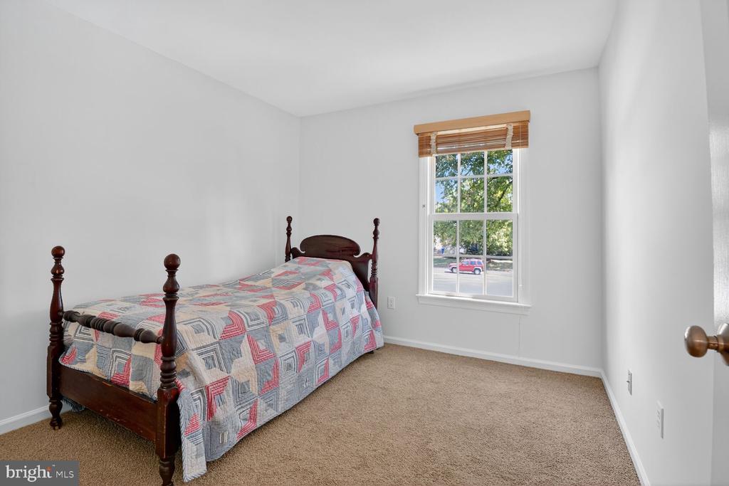 2908 ROBIN GLEN COURT