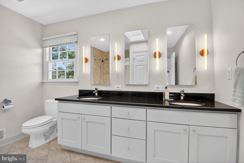 2908 ROBIN GLEN COURT