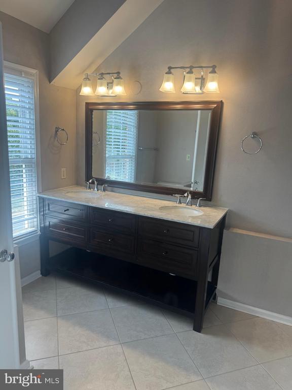 6374 PALMETTO PLACE