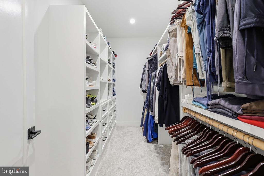 7000 HECTOR ROAD