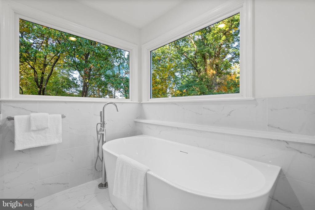 13019 BANKFOOT COURT