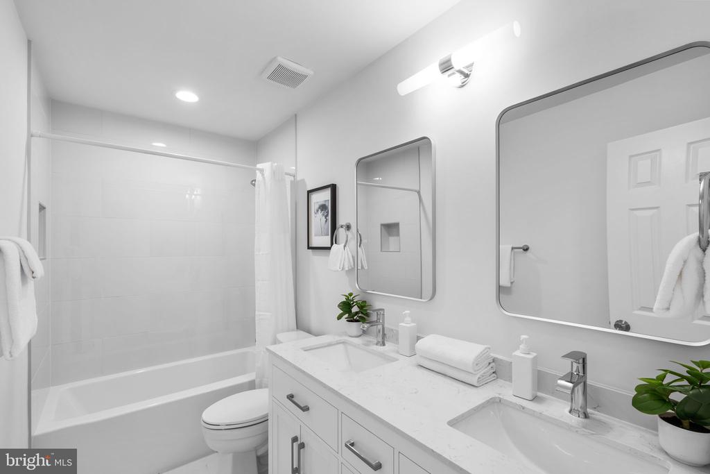 13019 BANKFOOT COURT
