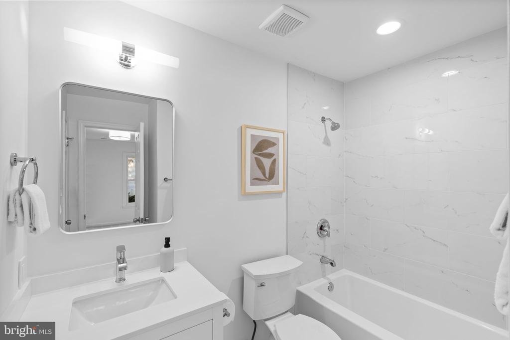 13019 BANKFOOT COURT