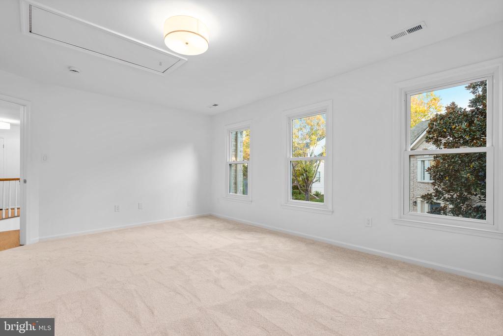 13019 BANKFOOT COURT