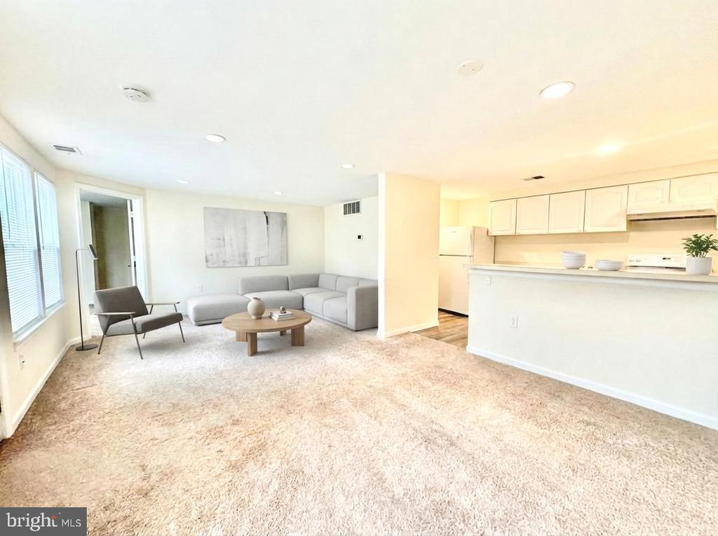 4342 PEMBROOK VILLAGE DRIVE Unit: 54