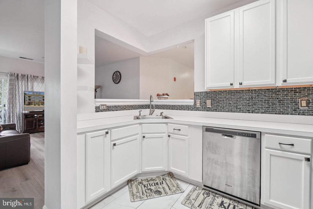 11322 WESTBROOK MILL LANE Unit: 204